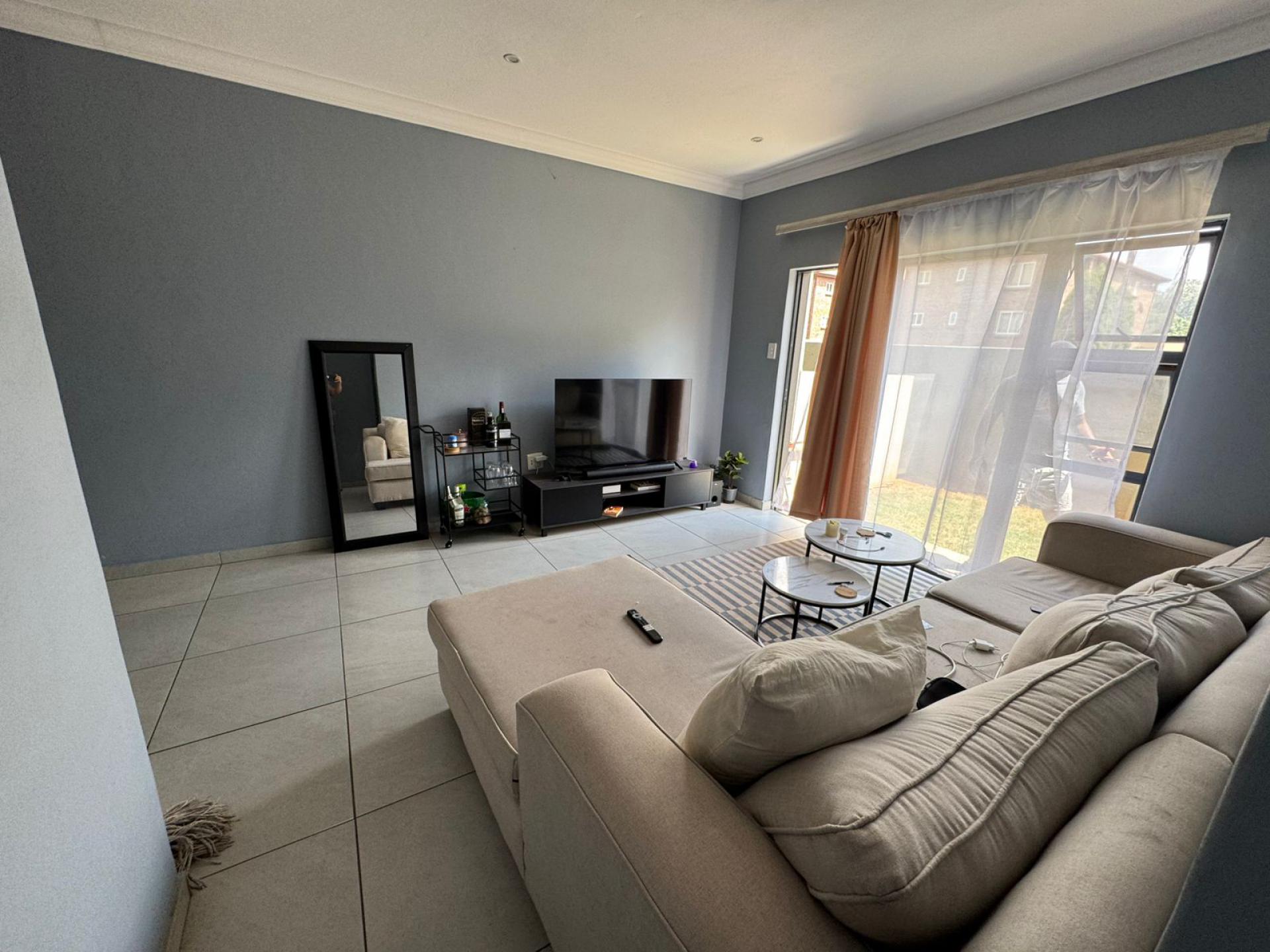 Lounges - 17 square meters of property in Pretoria North