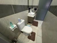 Bathroom 1 - 7 square meters of property in Pretoria North