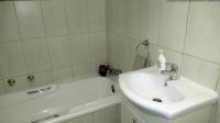 Bathroom 1 - 7 square meters of property in Buccleuch