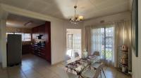 Dining Room - 13 square meters of property in Brackendowns