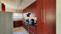 Kitchen - 15 square meters of property in Brackendowns