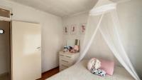 Bed Room 1 - 11 square meters of property in Brackendowns