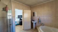 Main Bathroom - 11 square meters of property in Brackendowns