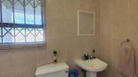 Bathroom 1 - 4 square meters of property in Brackendowns