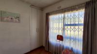 Bed Room 2 - 11 square meters of property in Brackendowns