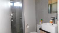 Main Bathroom - 4 square meters of property in Lotus Gardens