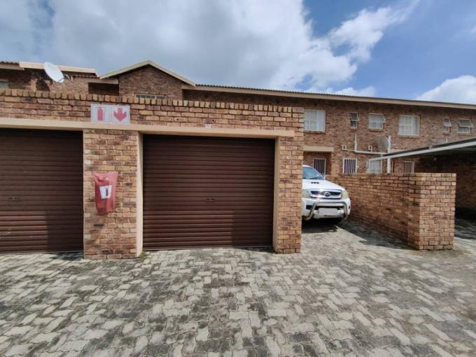 3 Bedroom Duplex for Sale For Sale in Crystal Park - MR564056