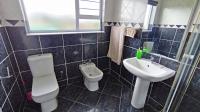 Main Bathroom - 6 square meters of property in Shelly Beach