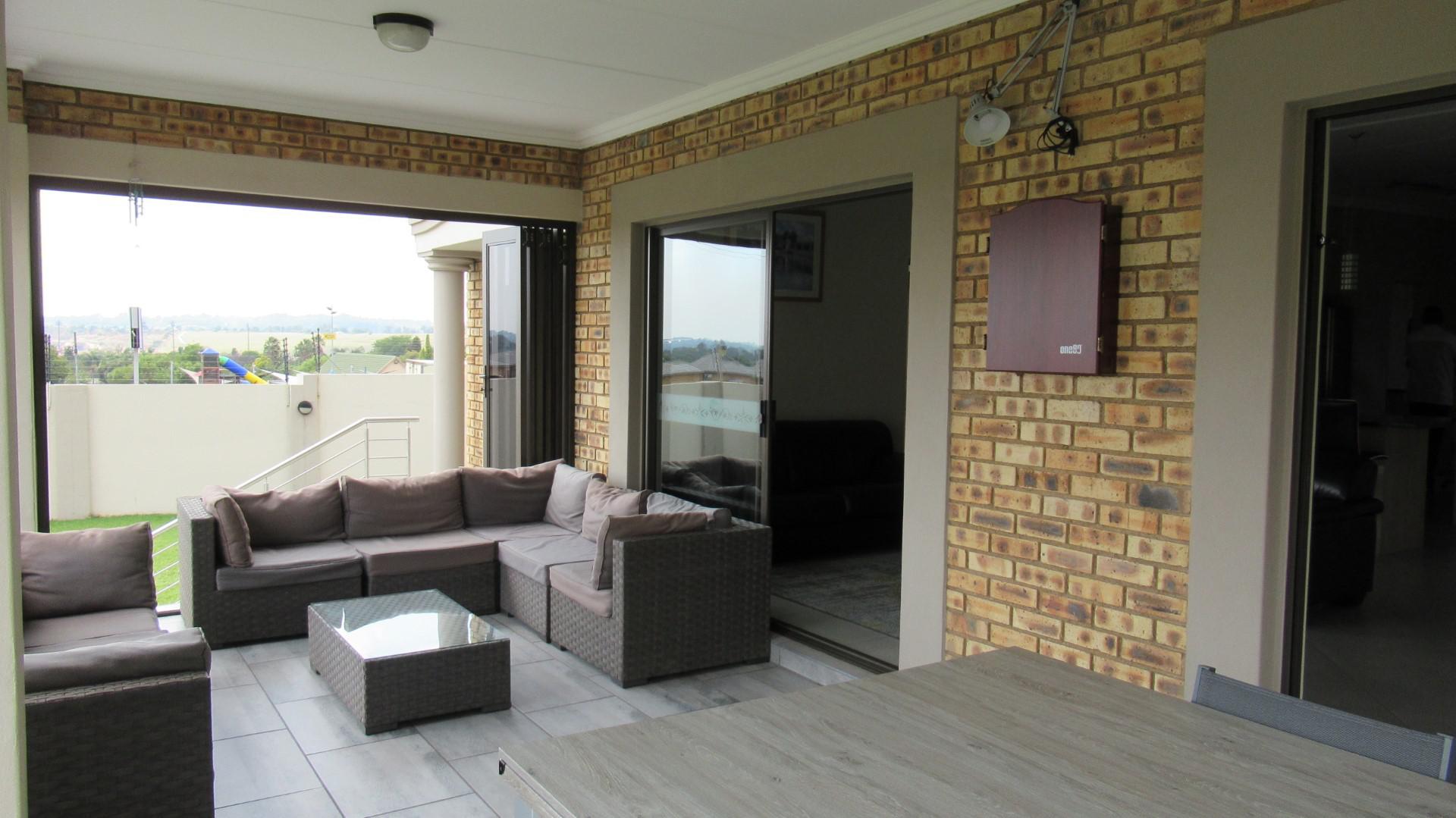 Standard Bank EasySell 3 Bedroom House for Sale in Ruimsig N