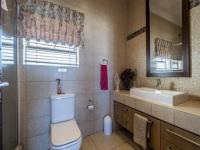 Bathroom 2 of property in Beachview