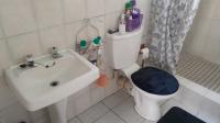 Main Bathroom - 4 square meters of property in Queensburgh