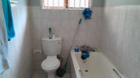 Bathroom 1 - 4 square meters of property in Queensburgh