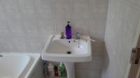 Bathroom 1 - 4 square meters of property in Queensburgh