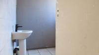 Bathroom 1 - 7 square meters of property in Kenilworth - JHB