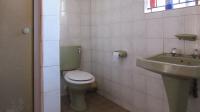 Bathroom 1 - 5 square meters of property in Ennerdale