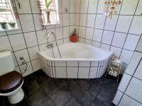 Bathroom 2 of property in Bloemfontein