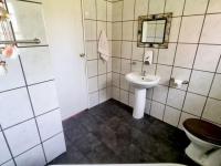 Bathroom 2 of property in Bloemfontein