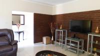 Lounges - 27 square meters of property in Pelham