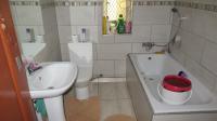 Bathroom 1 - 6 square meters of property in Brenthurst