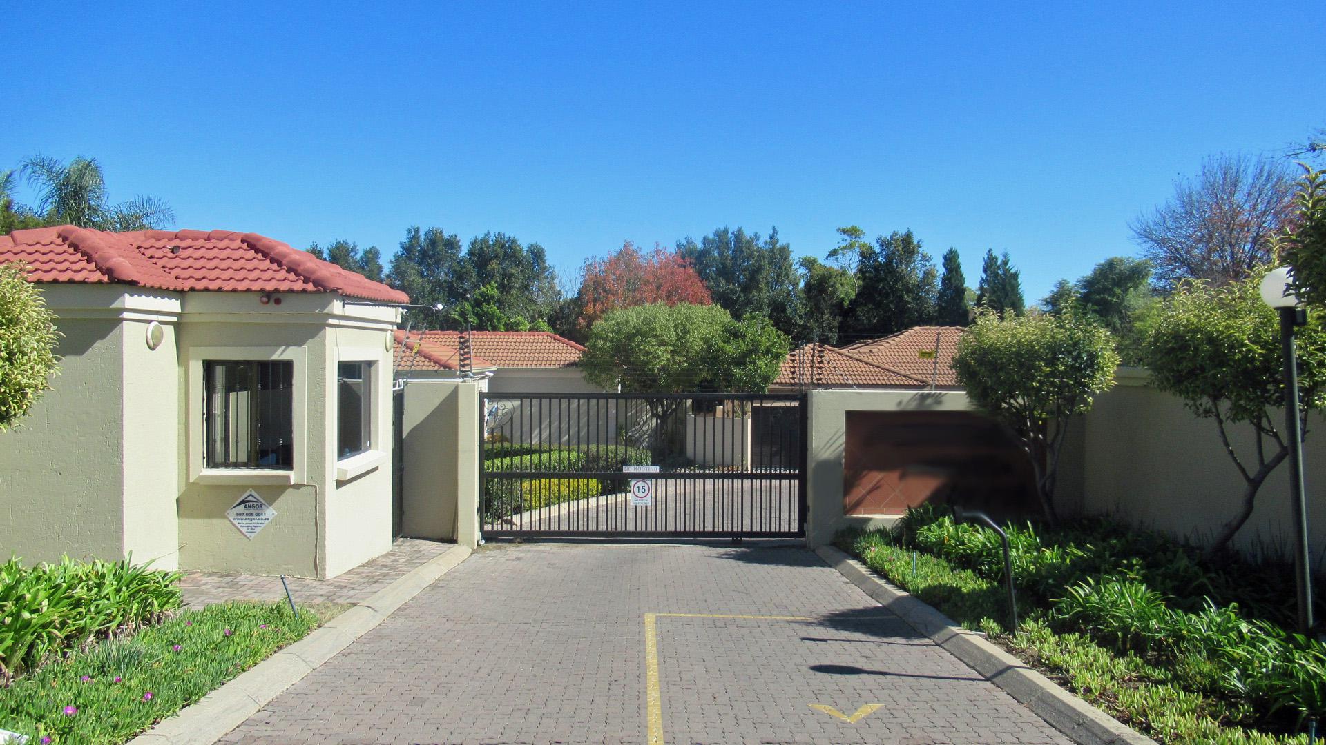 Front View of property in Douglasdale