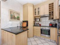 Kitchen - 8 square meters of property in Douglasdale