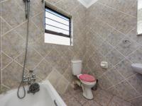 Bathroom 1 - 5 square meters of property in Douglasdale