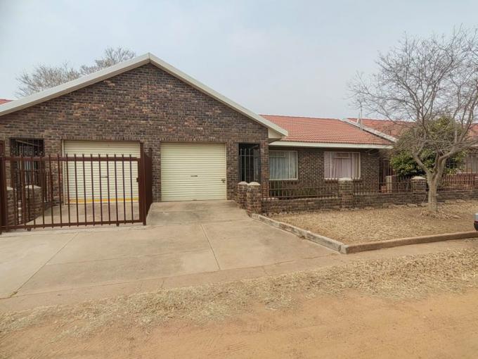 2 Bedroom Simplex for Sale For Sale in Vredefort - MR569899