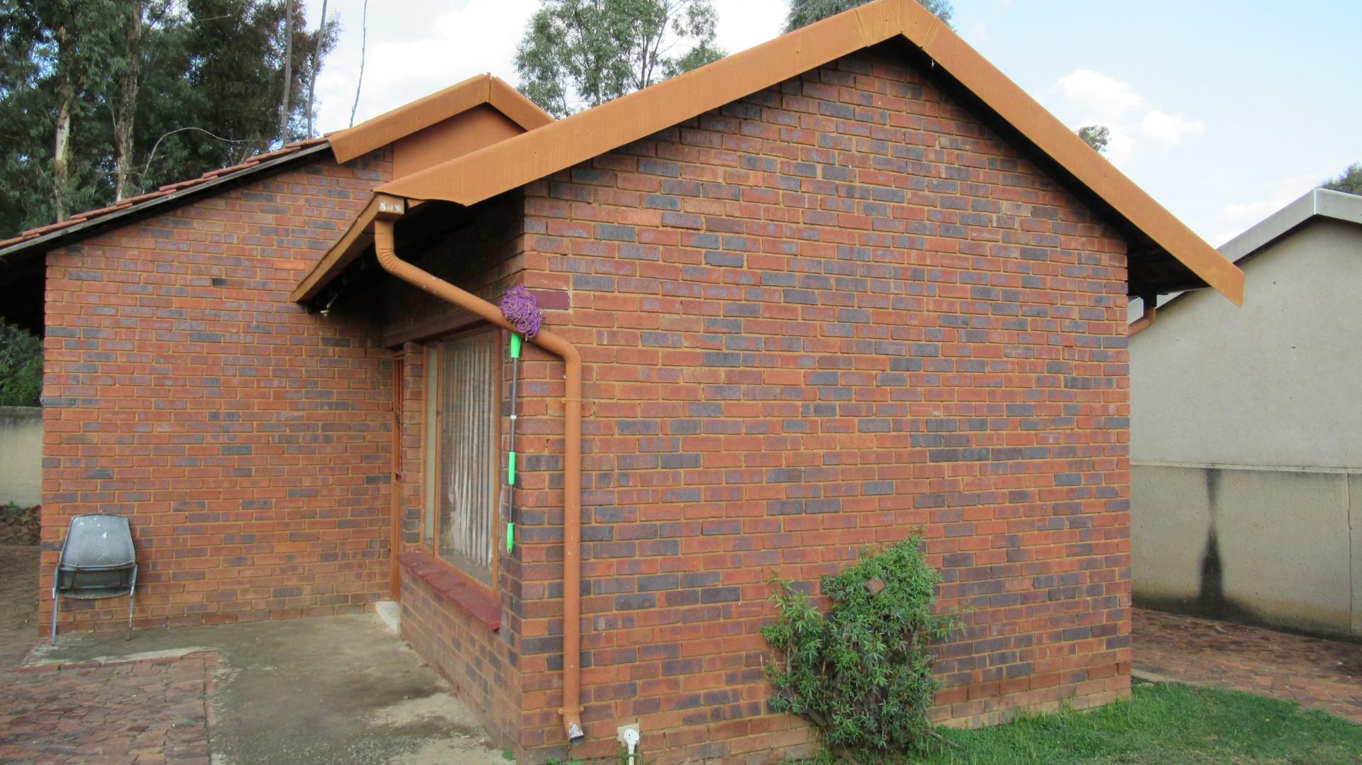 Front View of property in Naturena