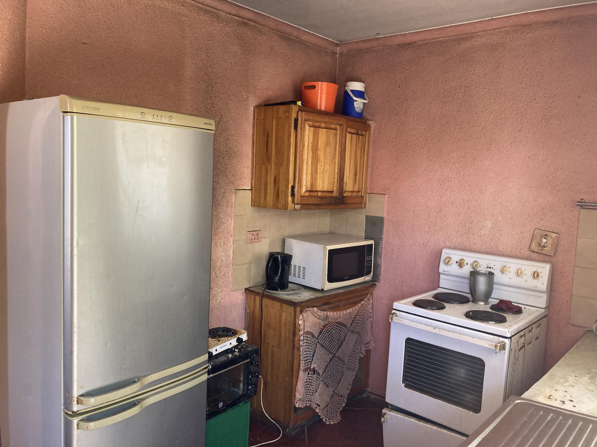 Kitchen of property in Namakgale