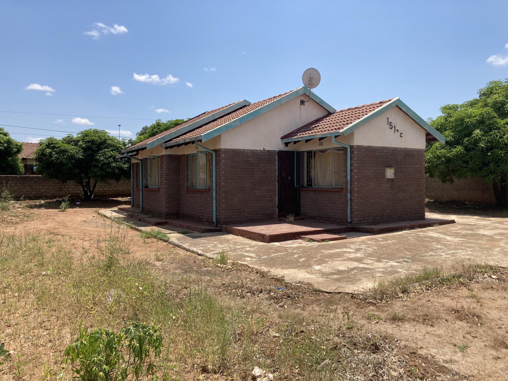 Front View of property in Namakgale