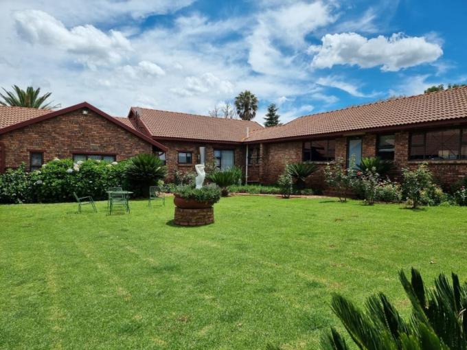 4 Bedroom House for Sale For Sale in Raslouw AH - MR570786