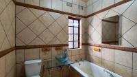 Bathroom 2 - 5 square meters of property in Glenmarais (Glen Marais)