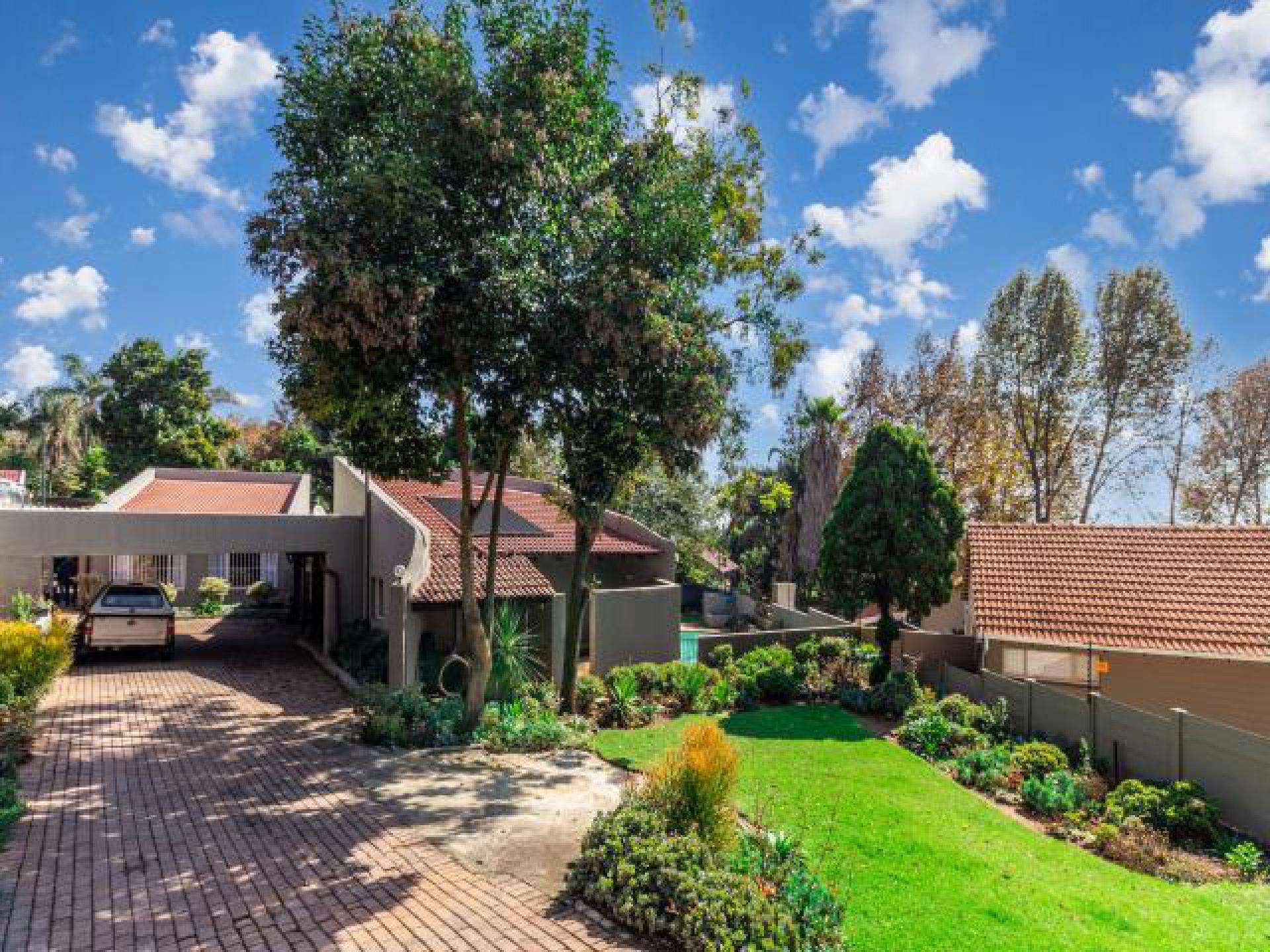 Front View of property in Constantia Kloof