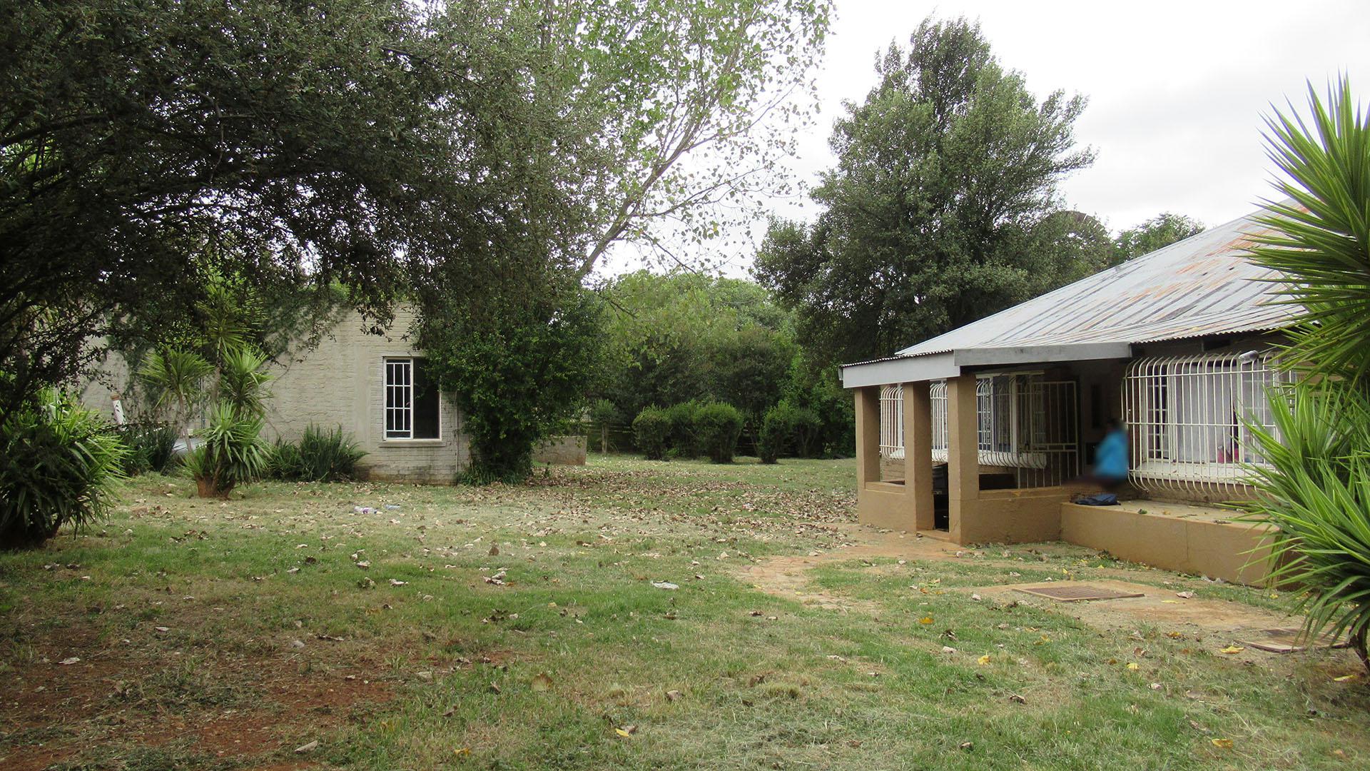 Standard Bank EasySell 2 Bedroom House for Sale in Ruimsig N