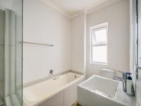 Bathroom 1 - 7 square meters of property in Bryanston