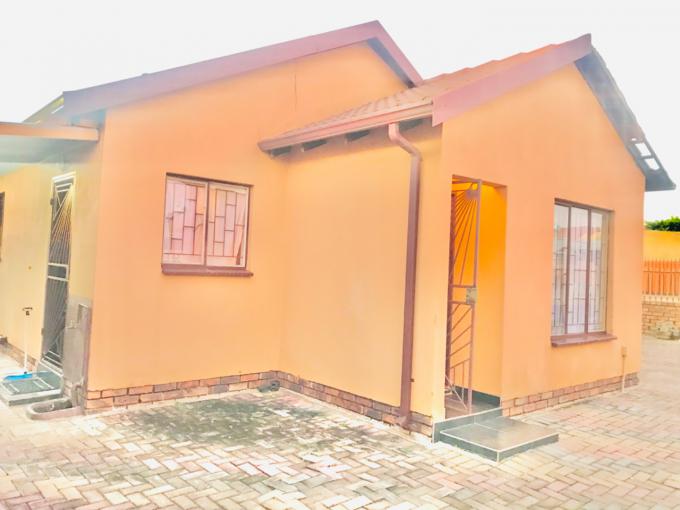 3 Bedroom House for Sale For Sale in Soshanguve - MR573611