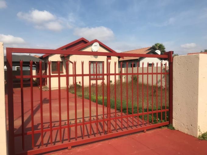 3 Bedroom House to Rent in Soshanguve - Property to rent - MR574035