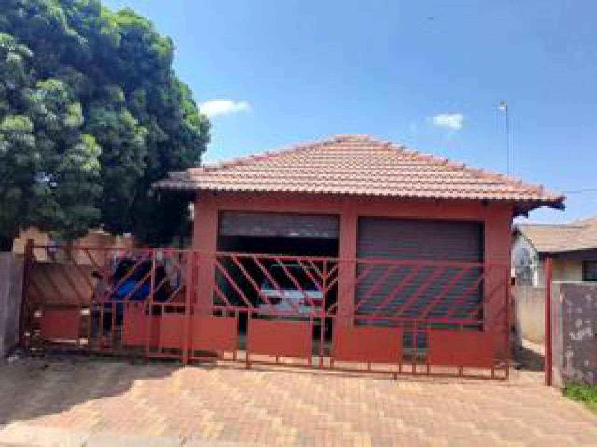 Front View of property in Middelburg - MP