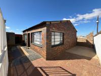 Front View of property in Mohlakeng