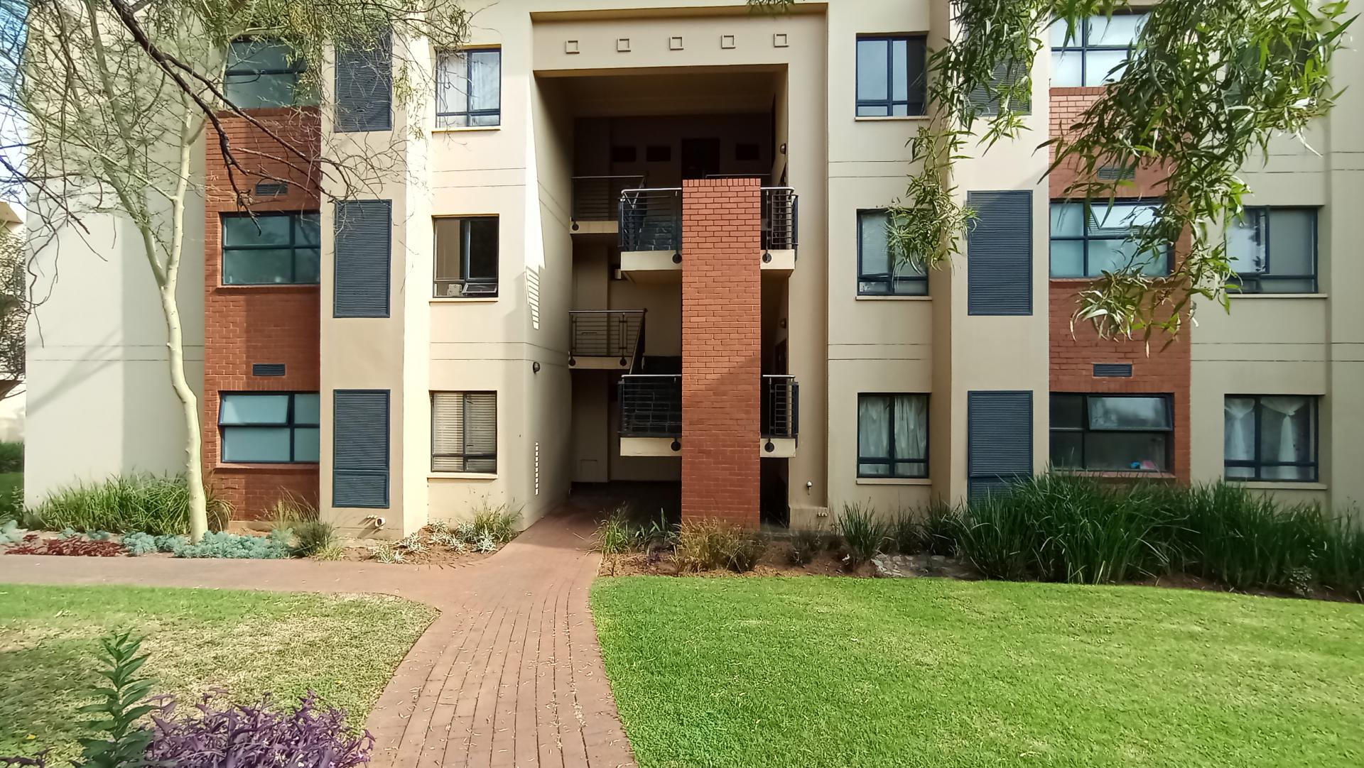 Front View of property in Jackal Creek Golf Estate