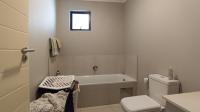 Bathroom 1 - 5 square meters of property in Midridge Park