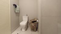 Main Bathroom - 6 square meters of property in Midridge Park