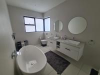 Main Bathroom - 13 square meters of property in Lone Hill