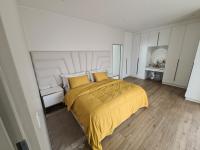 Main Bedroom - 27 square meters of property in Lone Hill