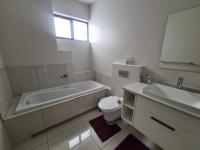 Bathroom 1 - 7 square meters of property in Lone Hill