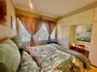 Bed Room 3 - 18 square meters of property in Constantia Kloof