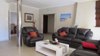 Lounges - 100 square meters of property in Constantia Kloof