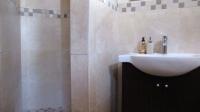 Bathroom 1 - 6 square meters of property in Glenvista