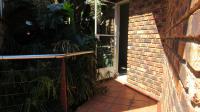 Balcony - 13 square meters of property in Glenvista