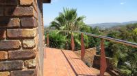 Balcony - 13 square meters of property in Glenvista